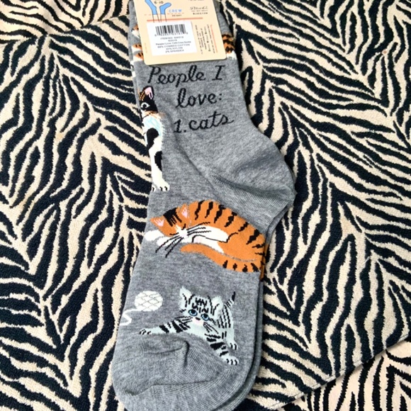 BLUE Q 🐾 Fab Fun Loving WOMENS CREW SOCKS⭐️ PEOPLE I LOVE -CATS  ⭐️New w/ TAGS - Picture 5 of 10